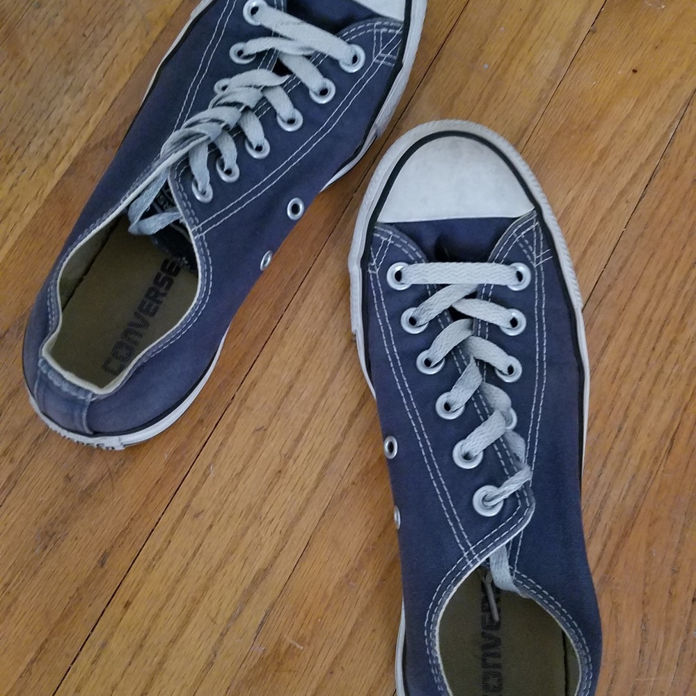 All Star Converse Women's Size 7.5 (pre-loved)